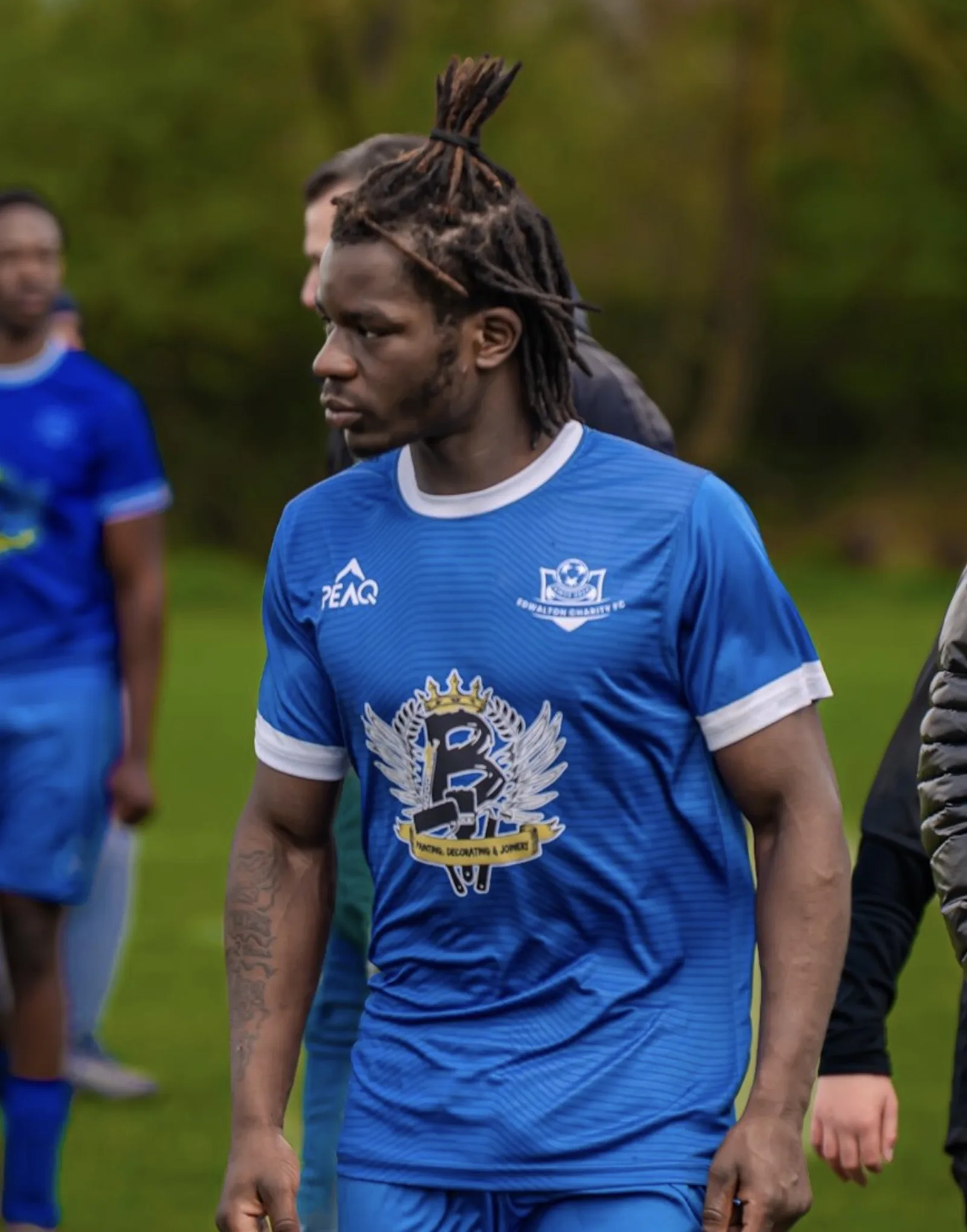 Sublimation vs silicone vs holographic: which kit finish wins under floodlights? — Peaq Journal